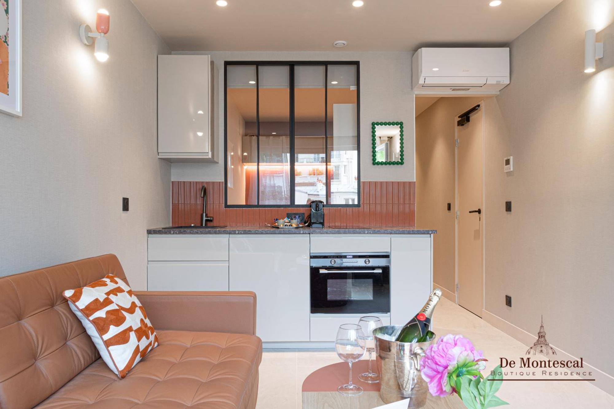 De Montescal Montparnasse Ac Appartment In A Prime Location 22 -36M2 Париж Екстериор снимка